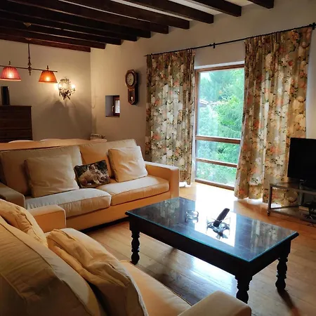 Viviendas Rurales El Covaju * Кабесон-де-Льебана