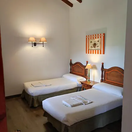 Viviendas Rurales El Covaju * Кабесон-де-Льебана